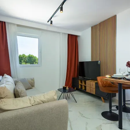 Nicole Apartman